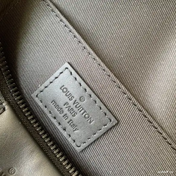 WIS Moon VUITTON LOUIS Crossbody 0520